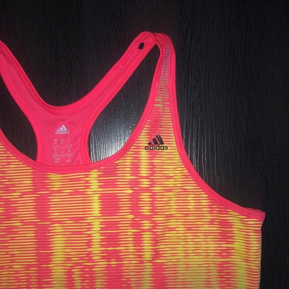 Sleeveless Workout Top - Picture 2 of 3